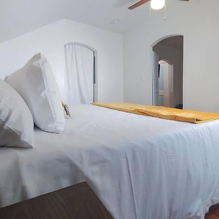 Historic W/Deck, King Bed & Air By Lake Michigan Manistee Exterior foto
